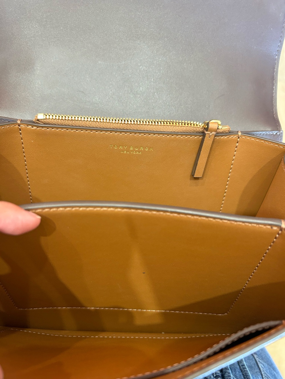 Tory Burch Eleanor leather shoulder bag - Picture 11 of 13